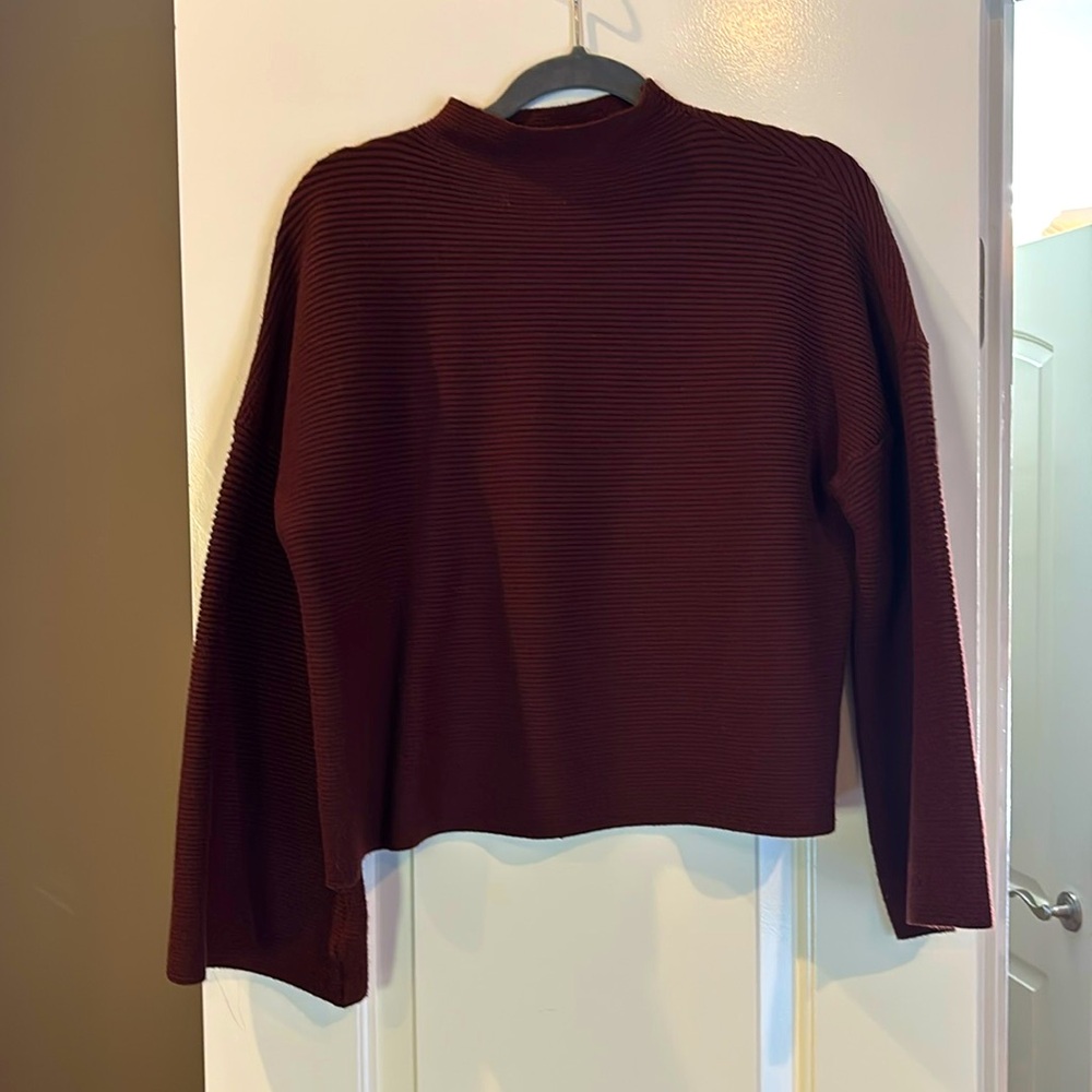 Modern citizen wide sleeved sweater 
Size medium color is burgundy